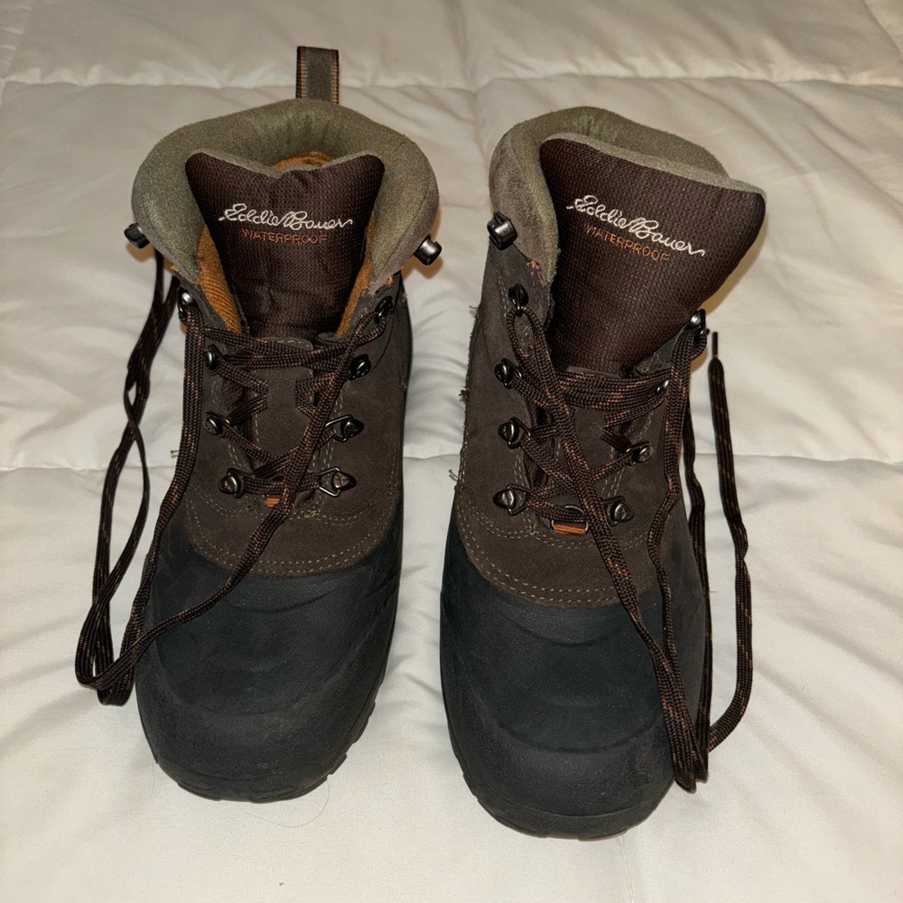 Eddie Bauer Men’s Snowfoil Boots size 8.5